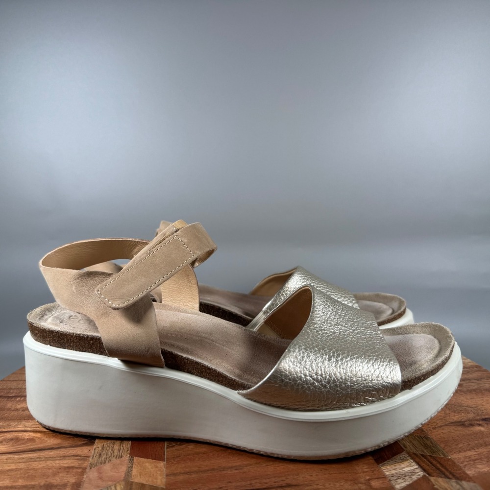 ECCO Corksphere Wedge Sandals Womens 39 US 8-8.5 Gold Metallic Leather Platform